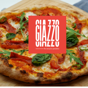 pizza giazzo artisanale sur planche en bois