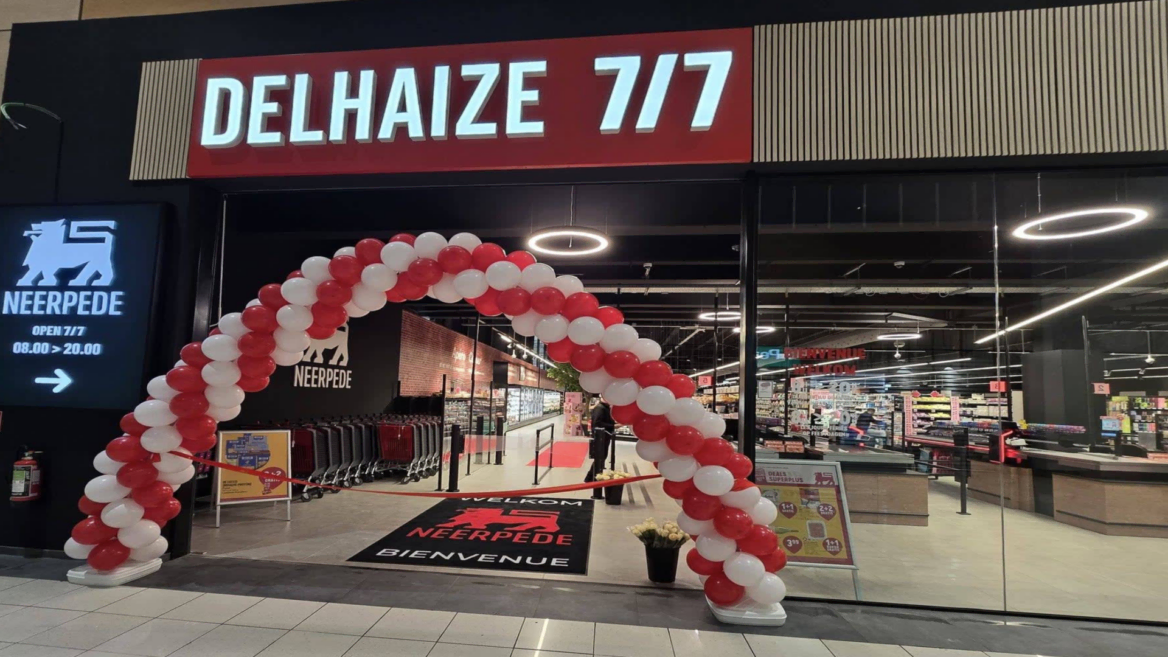 entrée festive du delhaize 777 à neerpede