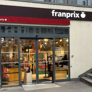 entrée du franprix en façade urbaine