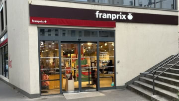 entrée du franprix en façade urbaine