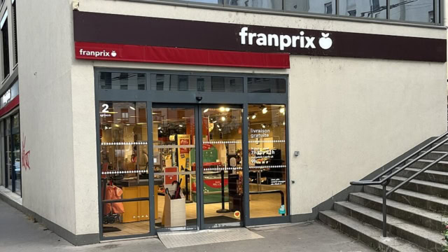 entrée du franprix en façade urbaine