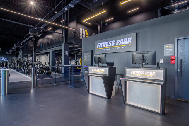 intérieur moderne du gym fitness park