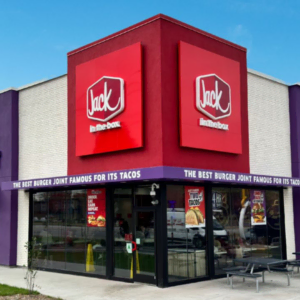 jack in the box exterior with patio seating