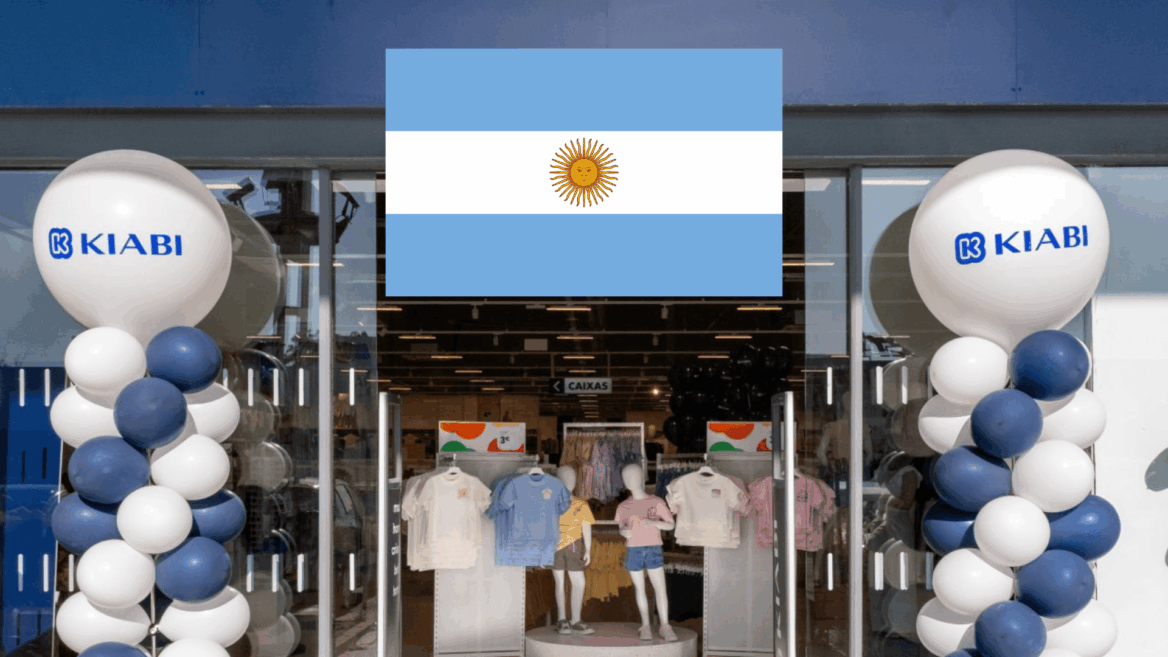 entrada kiabi decorada con globos argentinos