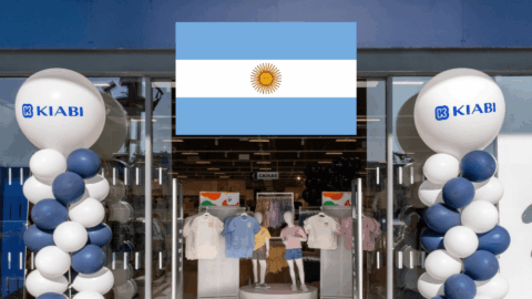entrada kiabi decorada con globos argentinos