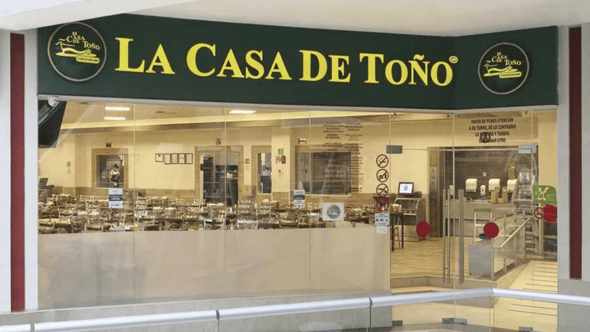 fachada de la casa de toño en centro comercial