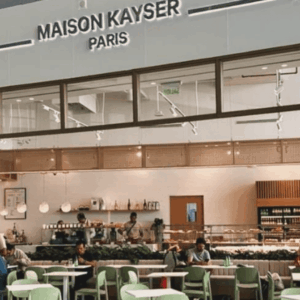 intérieur chic de la boulangerie maison kayser paris