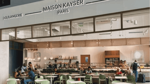 intérieur chic de la boulangerie maison kayser paris