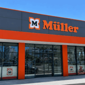 fachada moderna de la tienda müller