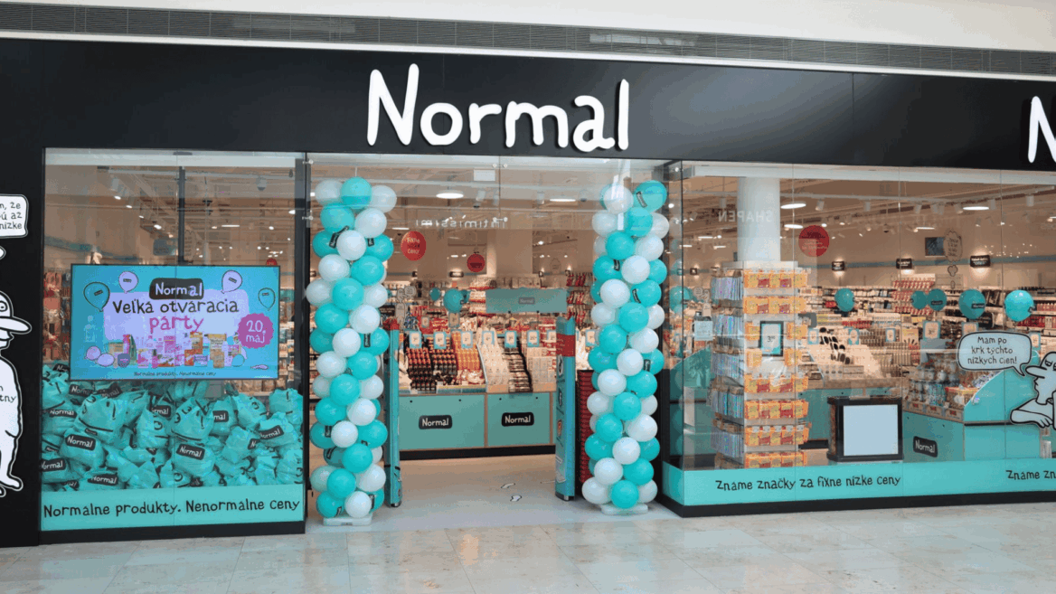 inauguración de la tienda normal con globos