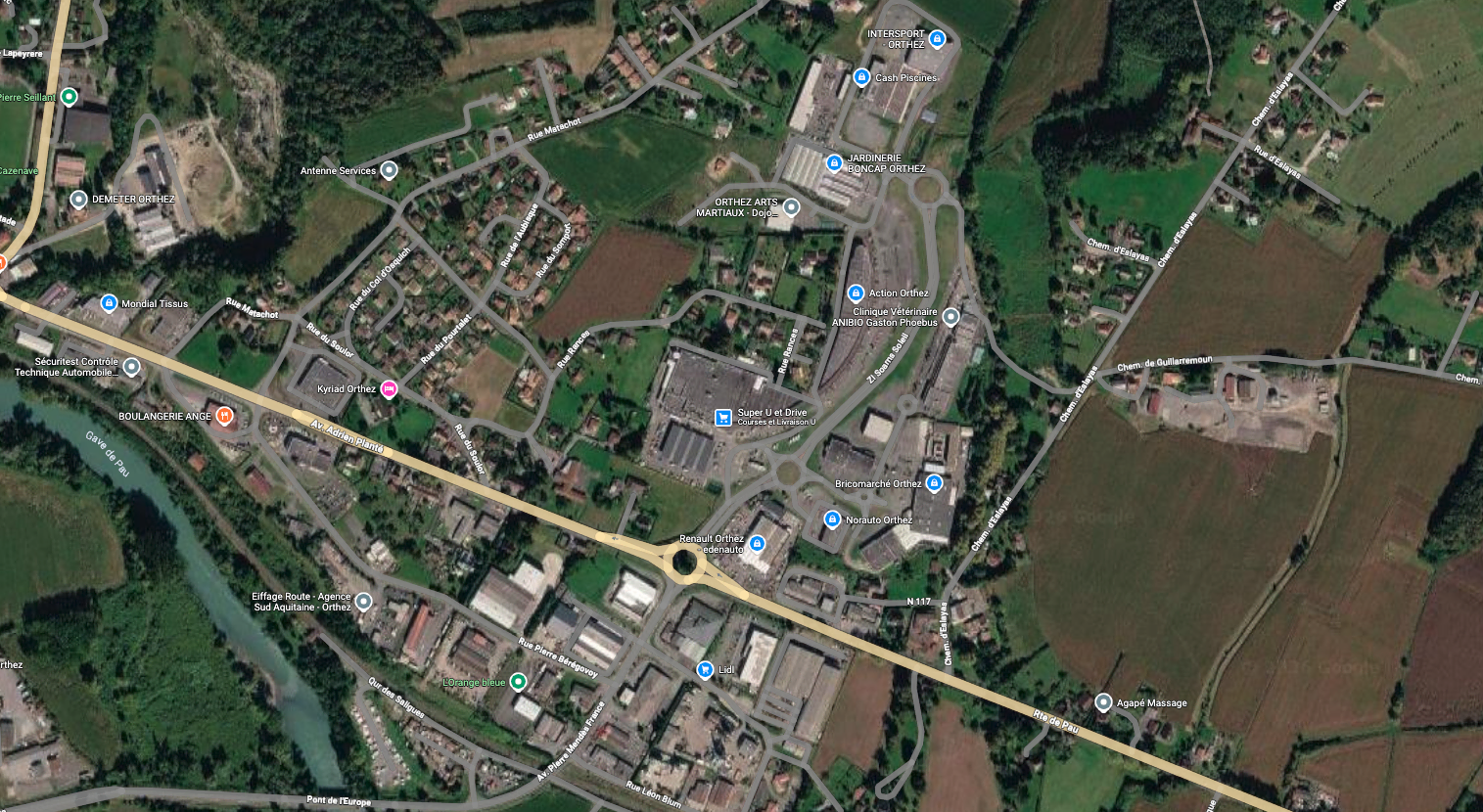 orthez : zone commerciale et campagne en vue satellite