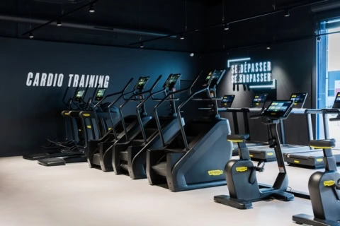 salle cardio moderne au design Épuré