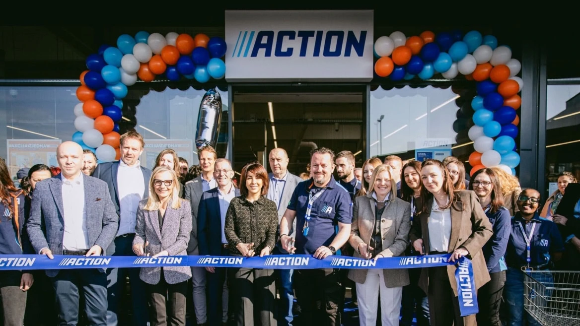 inauguration du magasin action et coupe du ruban