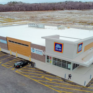 vue aérienne du supermarché aldi sous la neige
