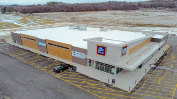 vue aérienne du supermarché aldi sous la neige