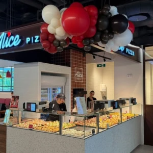 intérieur alice pizza moderne et festif