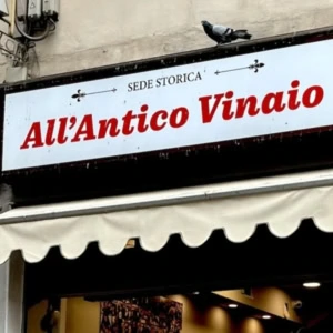 façade historique d’all’antico vinaio À florence