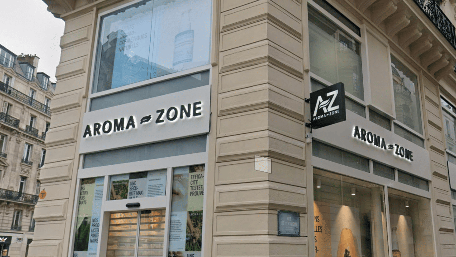 façade aroma zone à paris, immeuble haussmannien