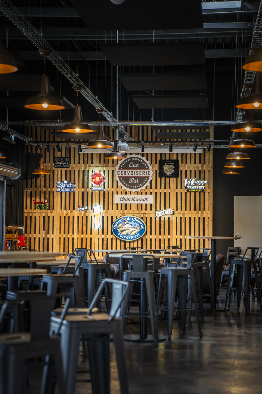 brasserie industrielle, ambiance chaleureuse et bières artisanales