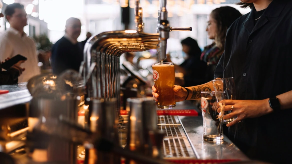 craft beer pour at the bar