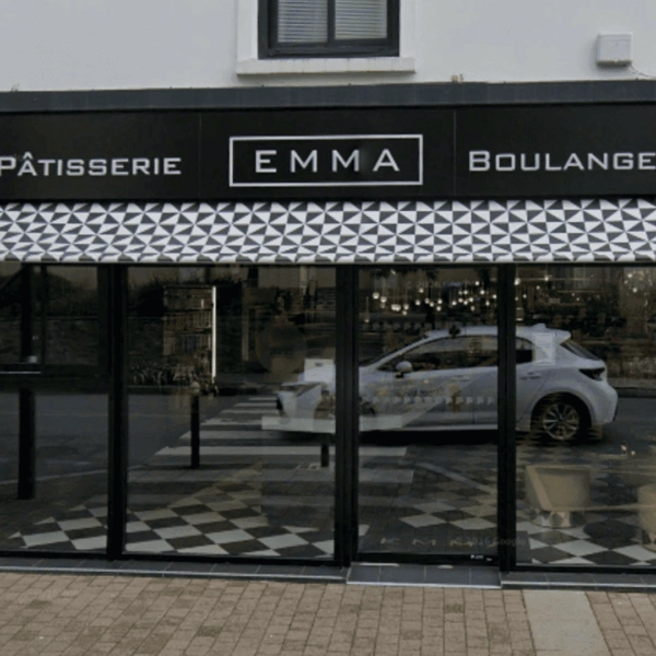 boulangerie emma : façade noire moderne