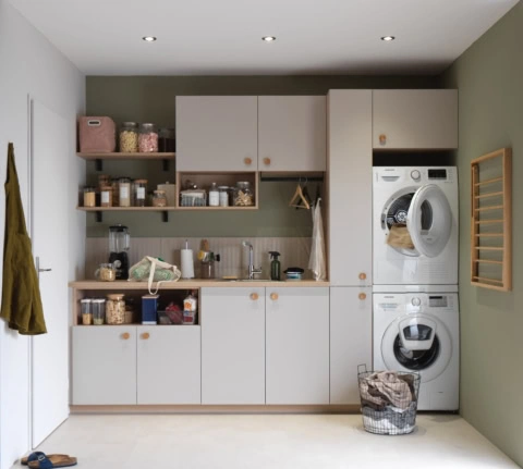 buanderie moderne avec rangement intégré et bois naturel