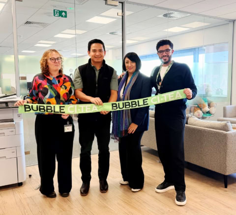 equipe en bureau pour bubble ci•tea