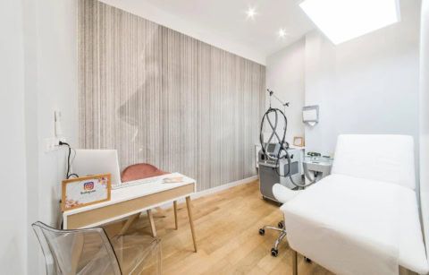 cabinet de soins moderne et lumineux