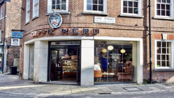 caffè nero corner café on new street