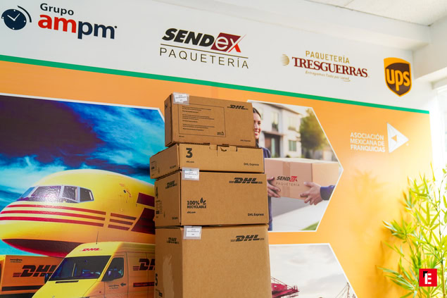 centro logístico dhl y ups con paquetes