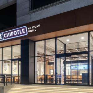 chipotle moderne illuminé de nuit
