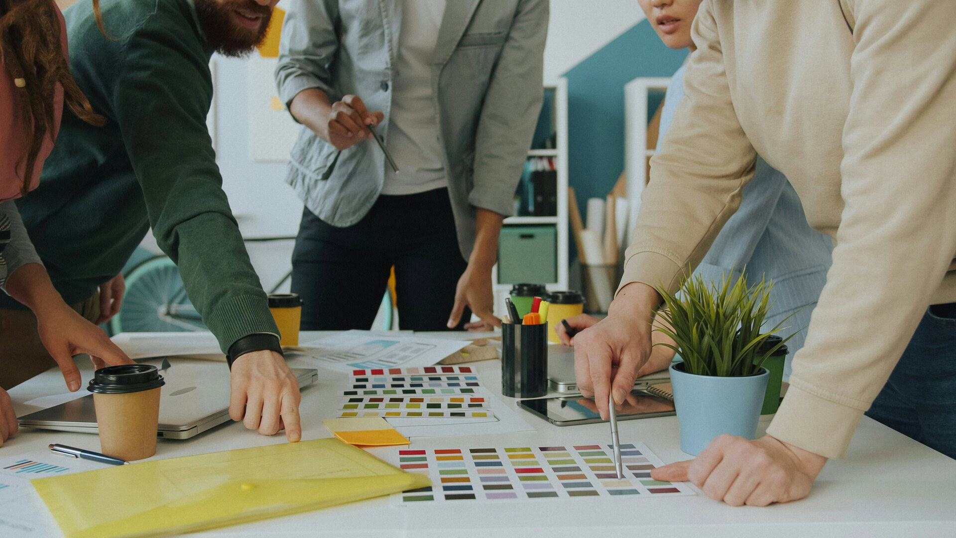 réunion design : palette couleurs en Équipe