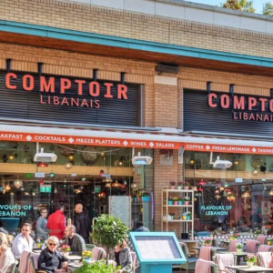 restaurant libanais comptoir libanais avec terrasse animée