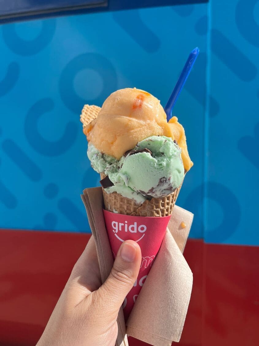cono de helado grido de doble sabor