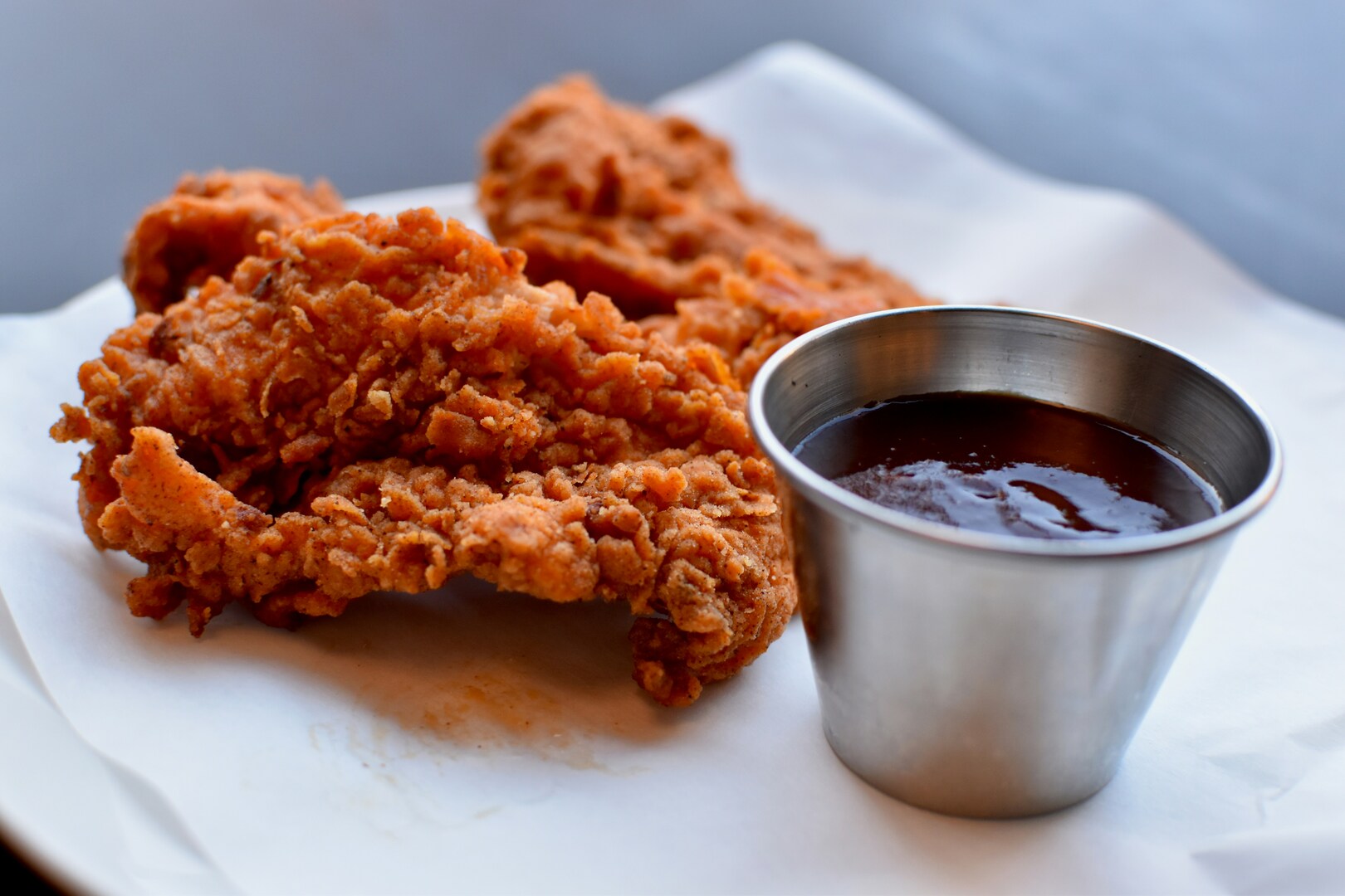 crispy fried chicken with dipping sauce