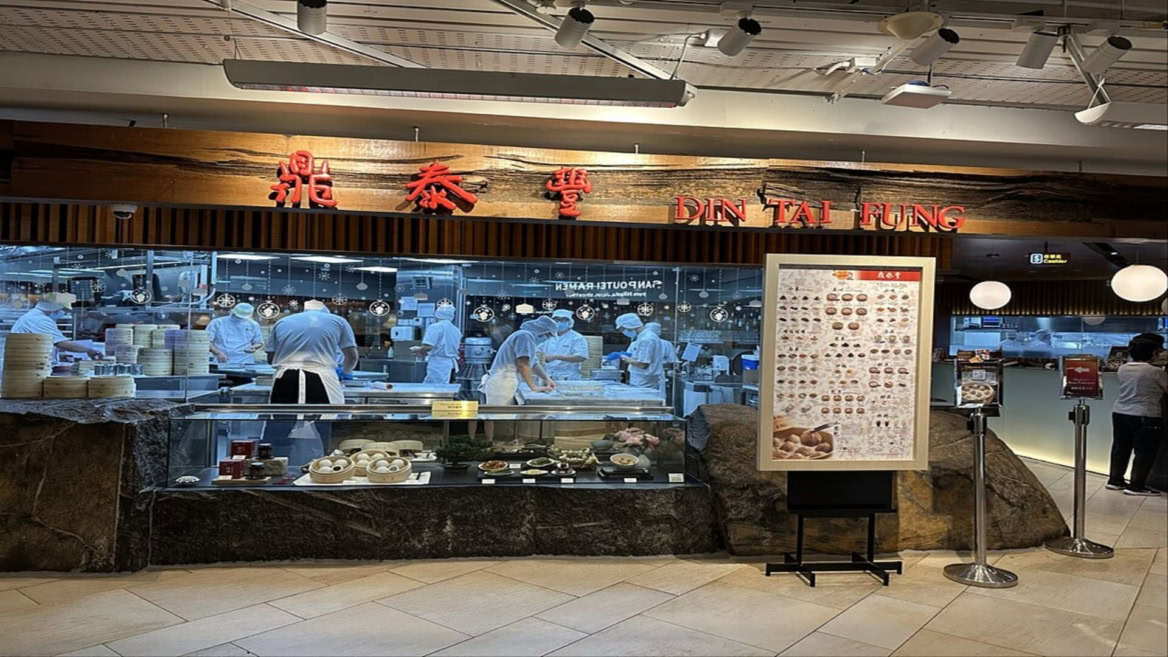 din tai fung restaurant front counter and open kitchen