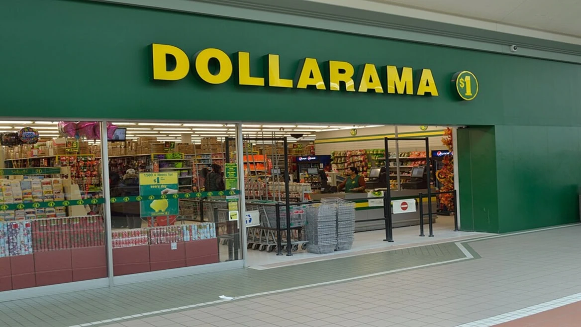 entrée du dollarama, magasin à rabais lumineux