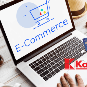 e commerce en laptop con tarjeta de crédito
