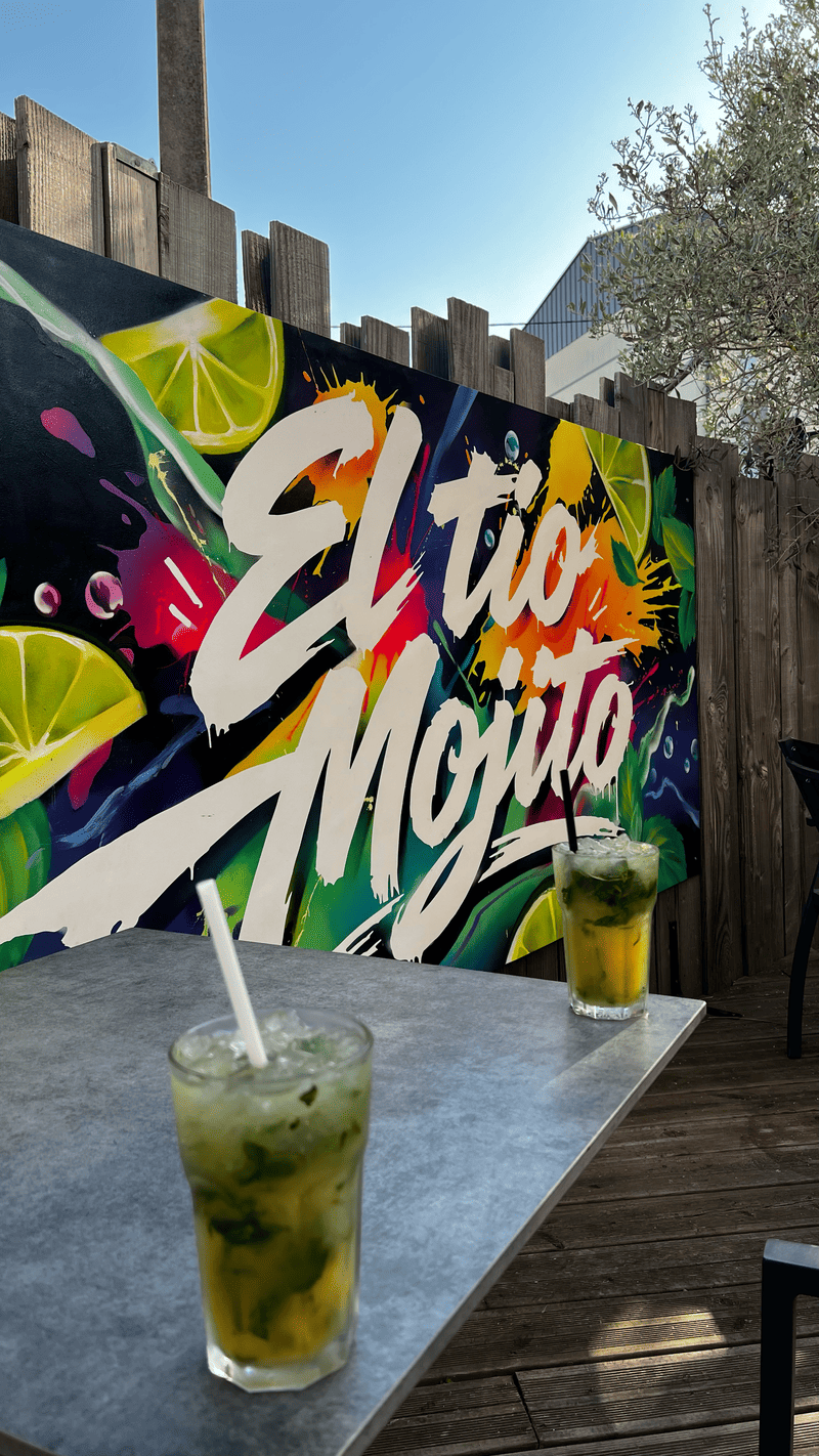 terrasse mojito devant fresque el tio mucho