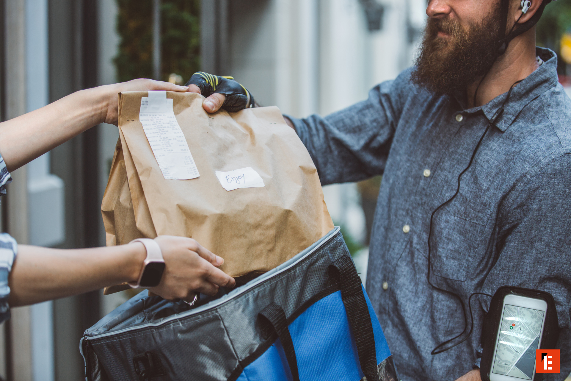 livraison de repas : remise du sac