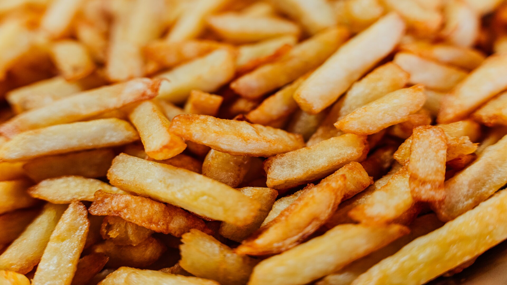 frites dorées et croustillantes en gros plan