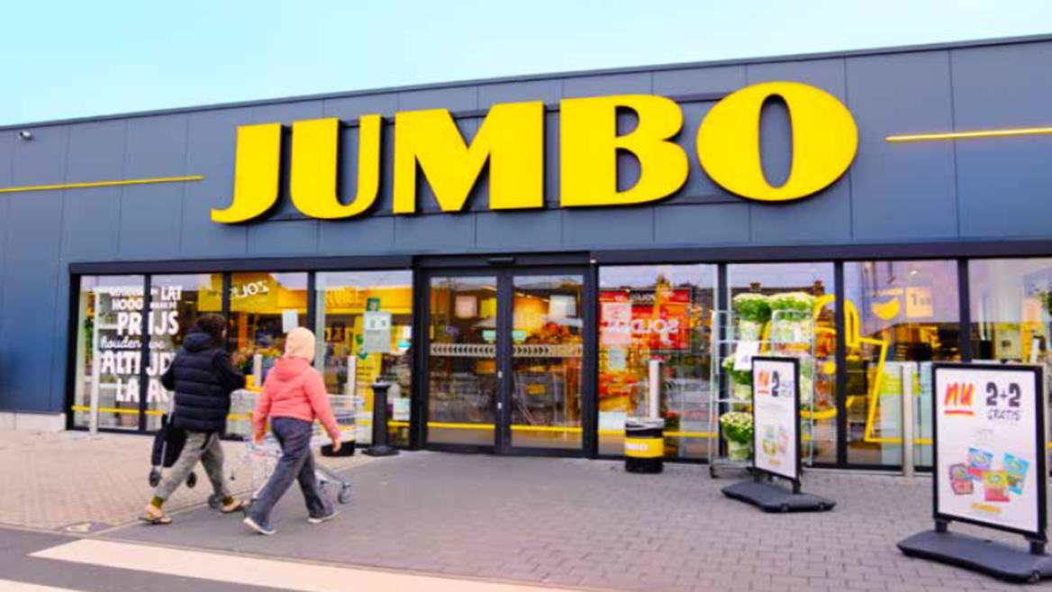 entrée du supermarché jumbo et vitrine vitrée