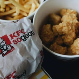 menu kfc con patatine e pollo fritto
