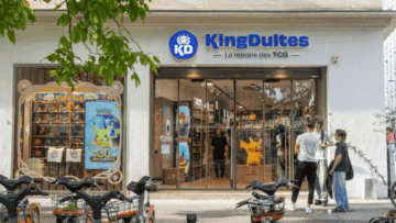 boutique kingdultes pokémon tcg avec vitrine pikachu