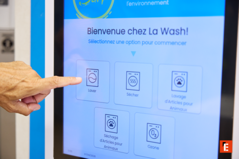 Écran tactile de laverie : laver, sécher, ozone