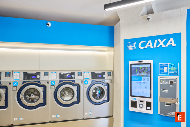 laverie moderne avec caisse caixa
