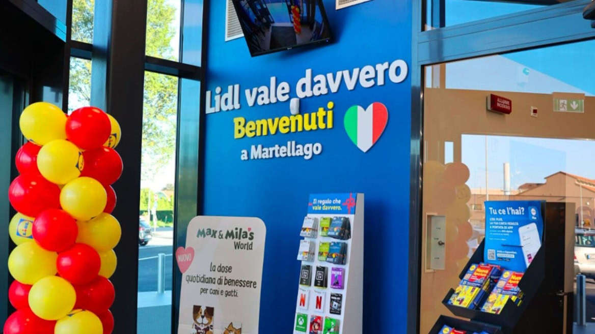 ingresso lidl martellago con allestimento promo festivo