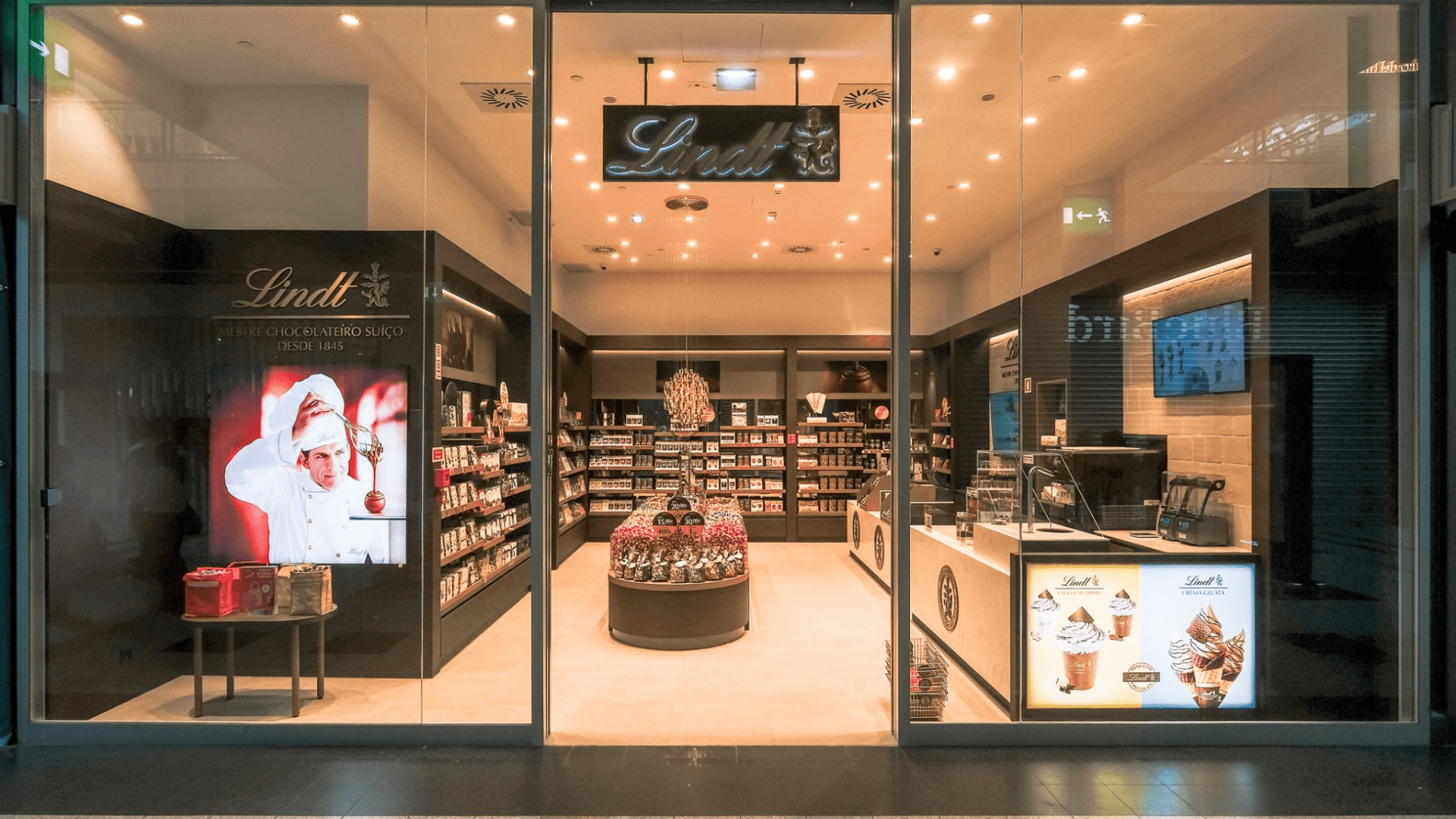 boutique lindt : vitrine moderne et Élégante