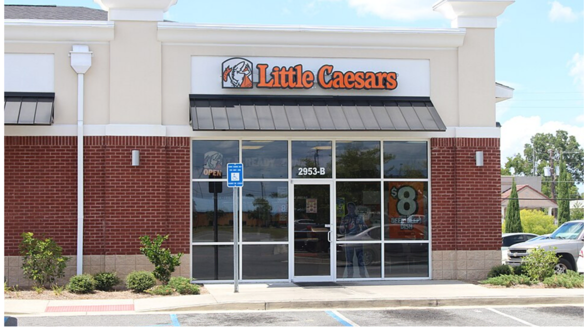 little caesars storefront by daylight
