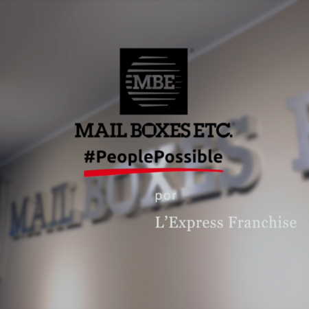 logo de mail boxes etc. con #peoplepossible